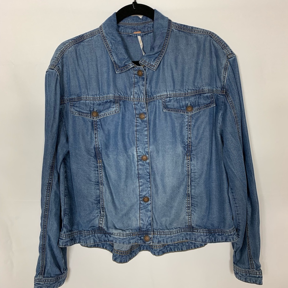 Free People Swing Relaxed chambray Shirt Jacket - Picture 2 of 7